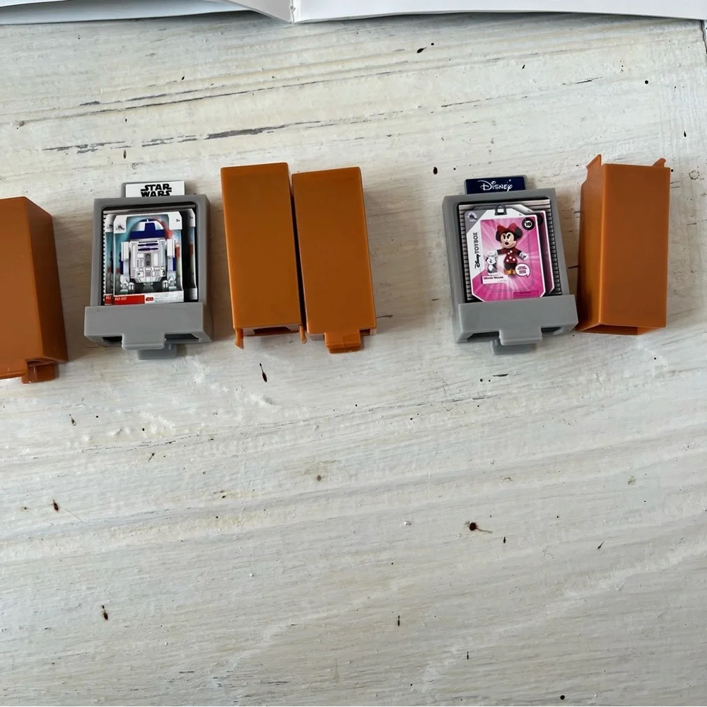 Zuru‎ Mini Brands Mini Disney Store Edition Display Piece Replacement Piece